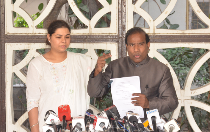 डॉ. के.ए. पॉल ने राहुल गांधी को 72 घंटे का अल्टीमेटम दिया, हैदराबाद विश्वविद्यालय की ज़मीन सौदे पर कानूनी और राजनीतिक कार्रवाई की धमकी