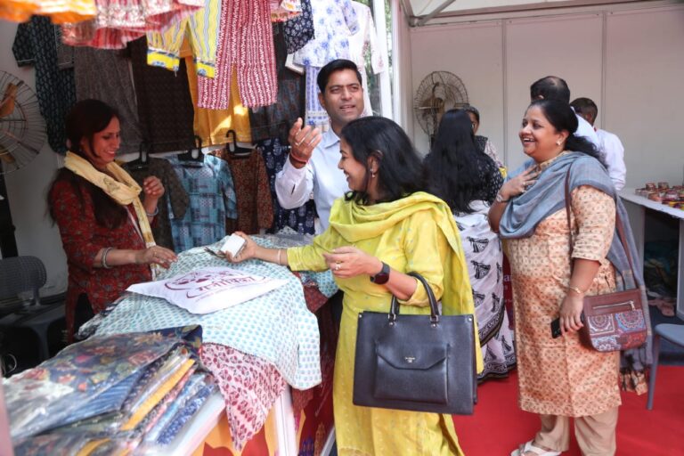 राजस्थान उत्सव 2025 में छाईं राजीविका की उद्यमी महिलाएं