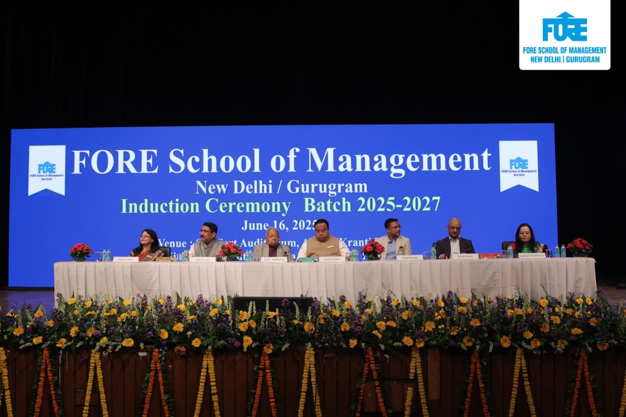 फोर स्कूल ऑफ मैनेजमेंट ने 2025–2027 बैच का किया भव्य स्वागत, 26 राज्यों से पहुंचे छात्र