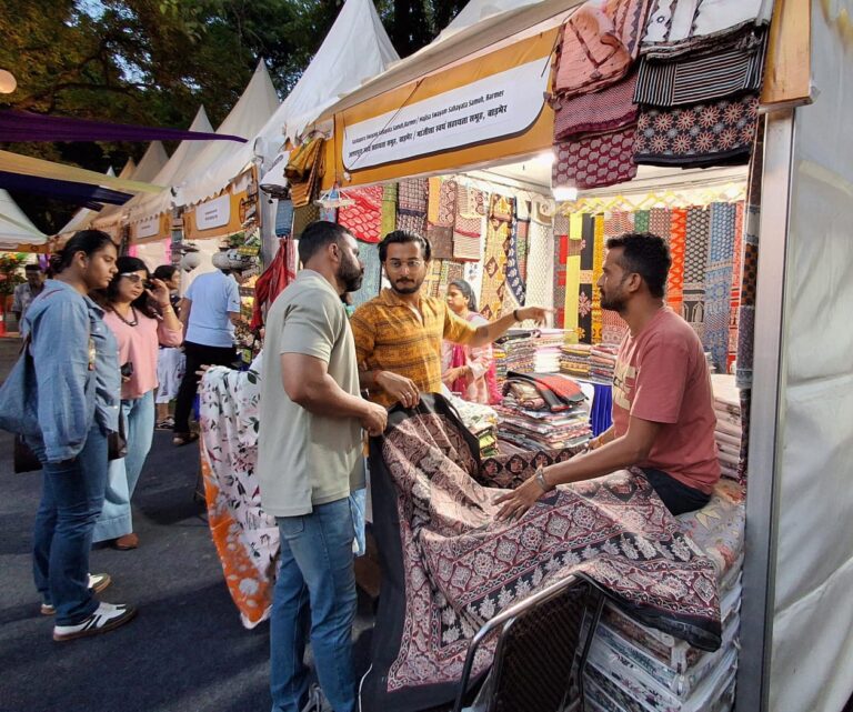 बीकानेर हाउस में बुधवार तक चलेगा तीजोत्सव क्राफ्ट और फूड मेला