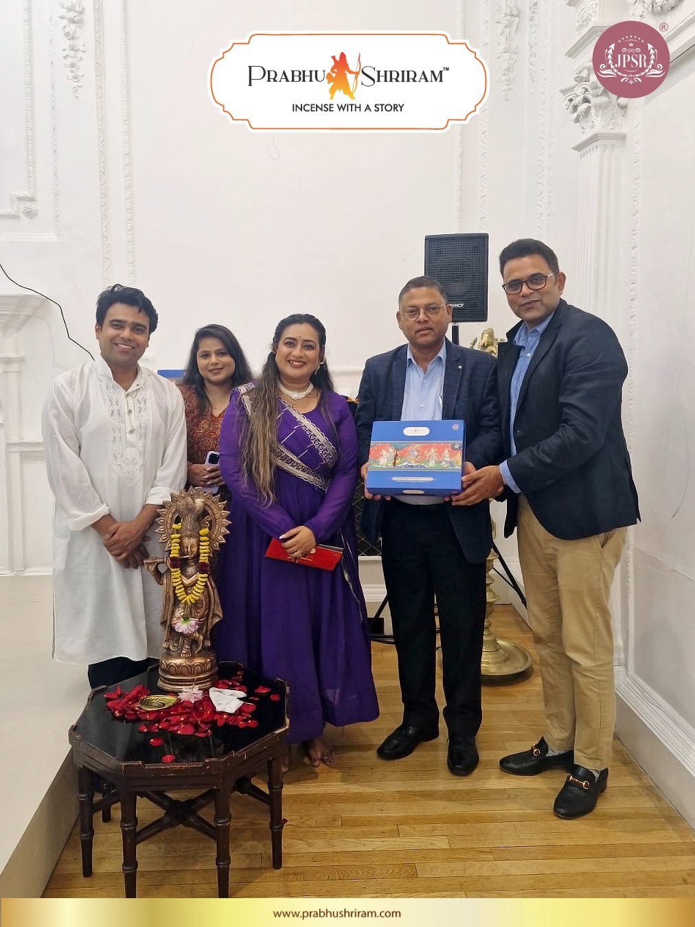 लंदन के नेहरू सेंटर में श्री कृष्ण लीला कलेक्शन का भव्य अनावरण, कला, सुगंध और भक्ति का अद्भुत संगम