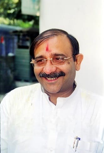 राम बाबू शर्मा जी की स्मृति में निःशुल्क नेत्र जांच शिविर का आयोजन