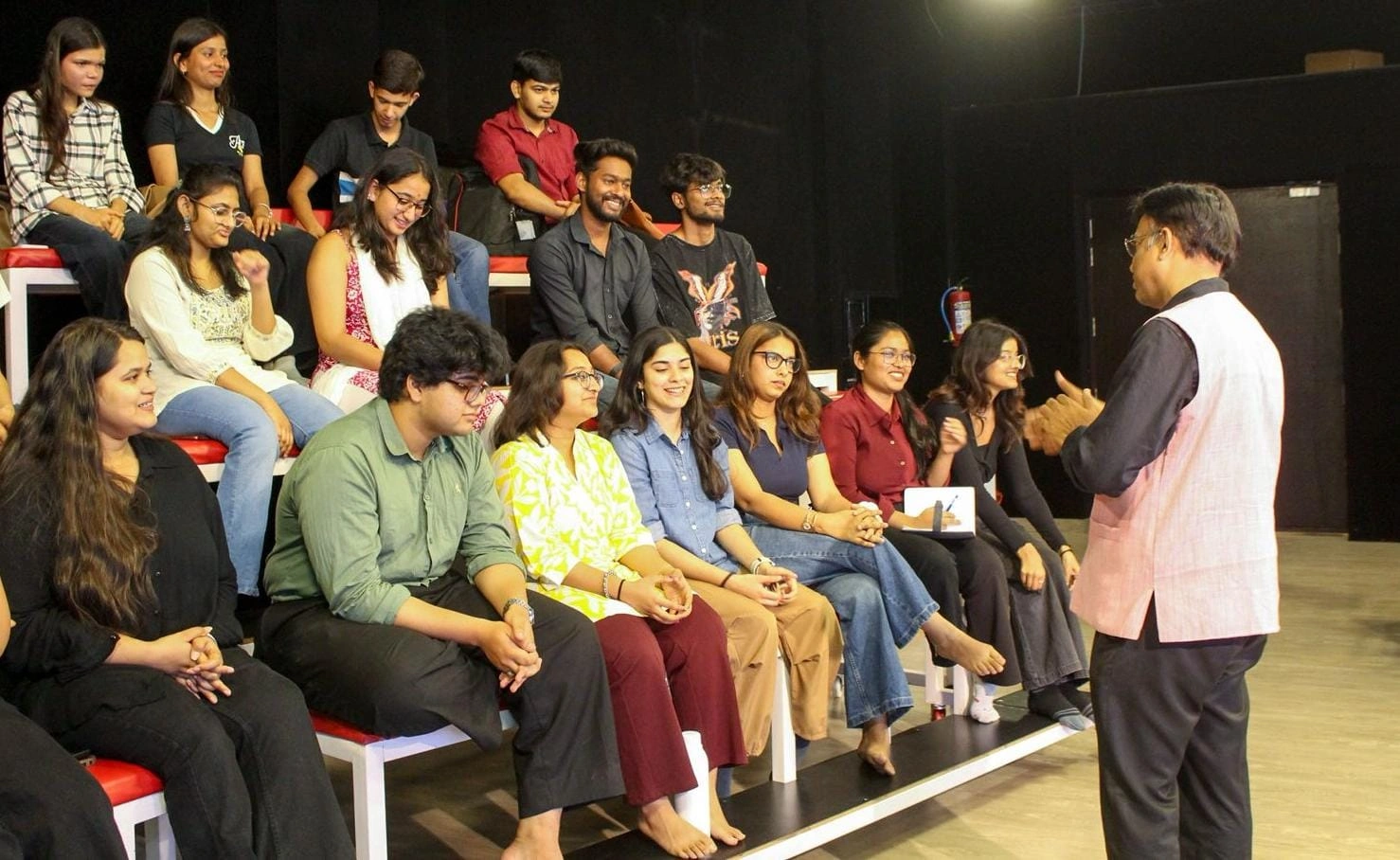 डीएमई मीडिया स्कूल में मनोज शर्मा की पीआर मास्टरक्लास, छात्रों ने सीखी इंडस्ट्री की बारीकियां